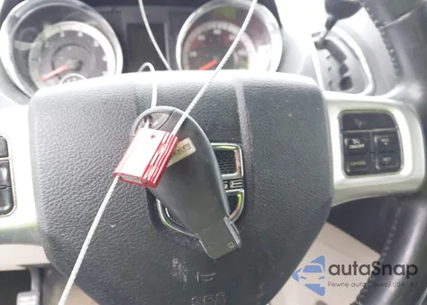 2013 Dodge Grand Caravan Sxt from USA, damaged, VIN 2C4RDGCG3DR738917